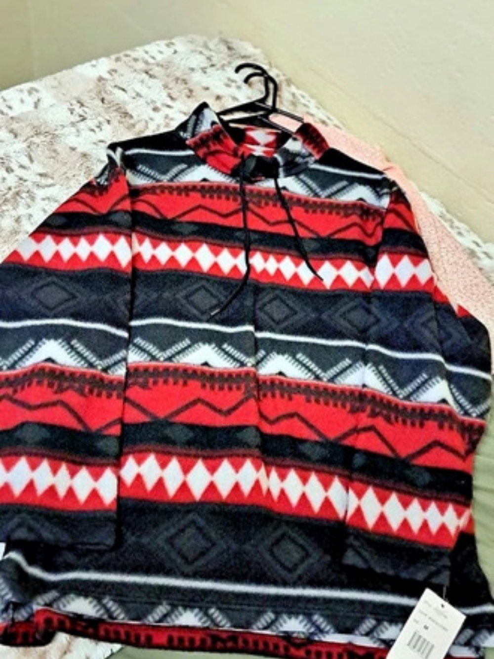 LAVON  Geometric Fleece Pullover Red & Black Size Medium NWT